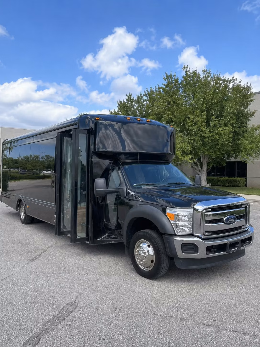 book a party bus for outdoor concert season at arizona financial theatre