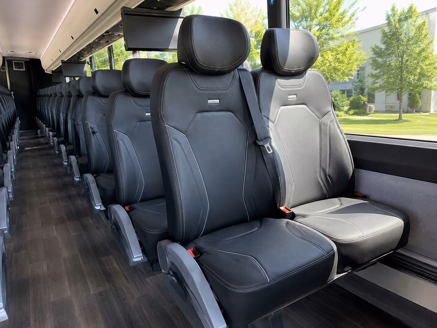 find the right bus for outdoor and desert venue weddings in surprise